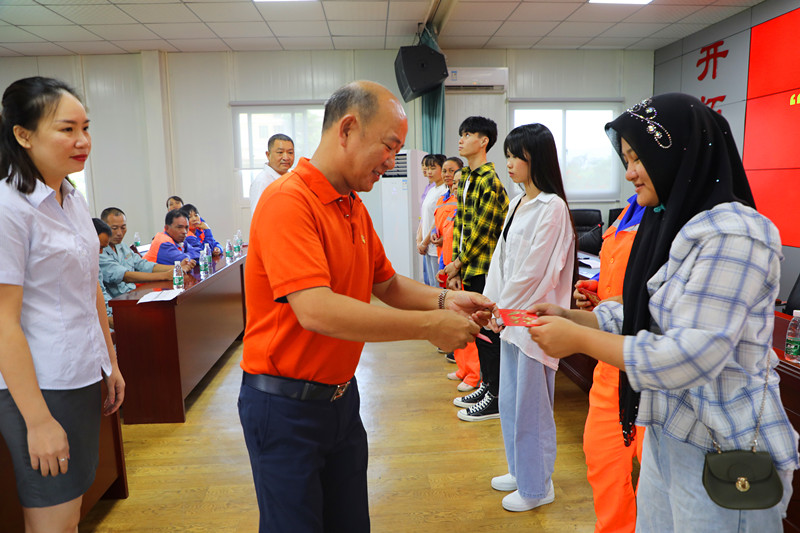 “金秋助學(xué)，圓夢明佳！”明佳集團(tuán)黨支部及工會(huì)組織開展愛心助學(xué)活動(dòng)！